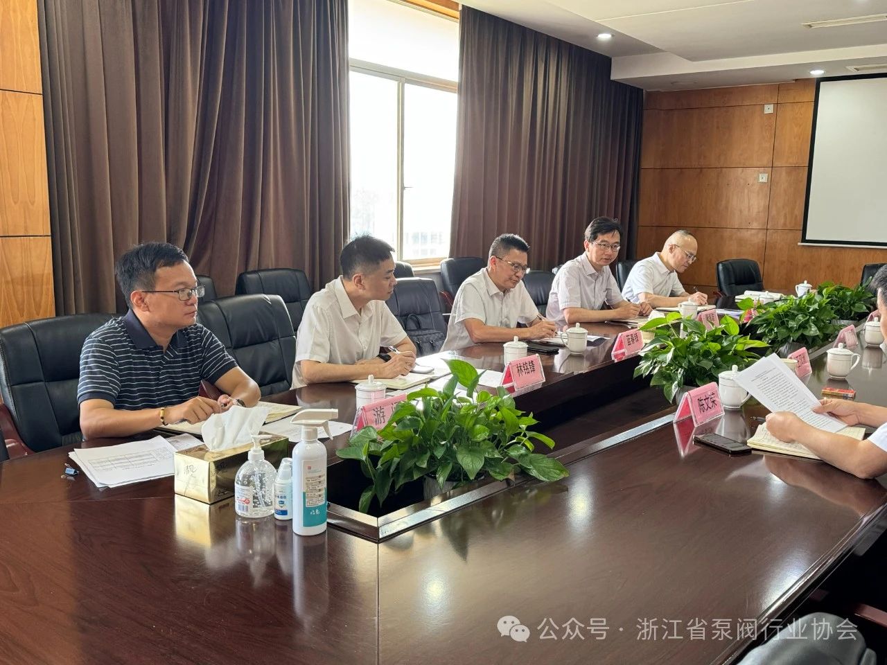 �����н��ڼ�ܷ־־ֳ�һ�е���������˰�����α÷���ҵӰ��