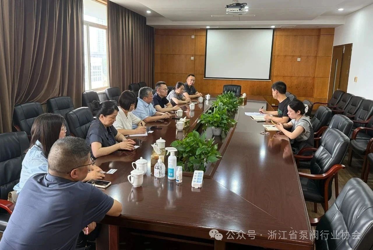 �Ϸ�ͨ��ְҵ����ѧԺ�߷õ������α÷���ҵ ��չУ���������