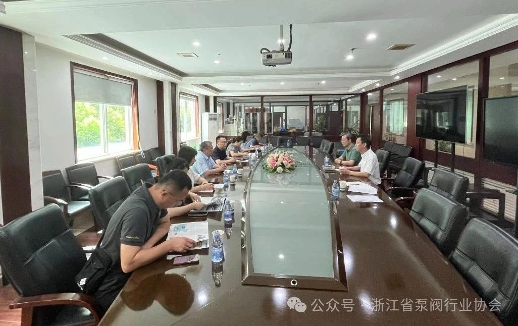 �Ϸ�ͨ��ְҵ����ѧԺ�߷õ������α÷���ҵ ��չУ���������